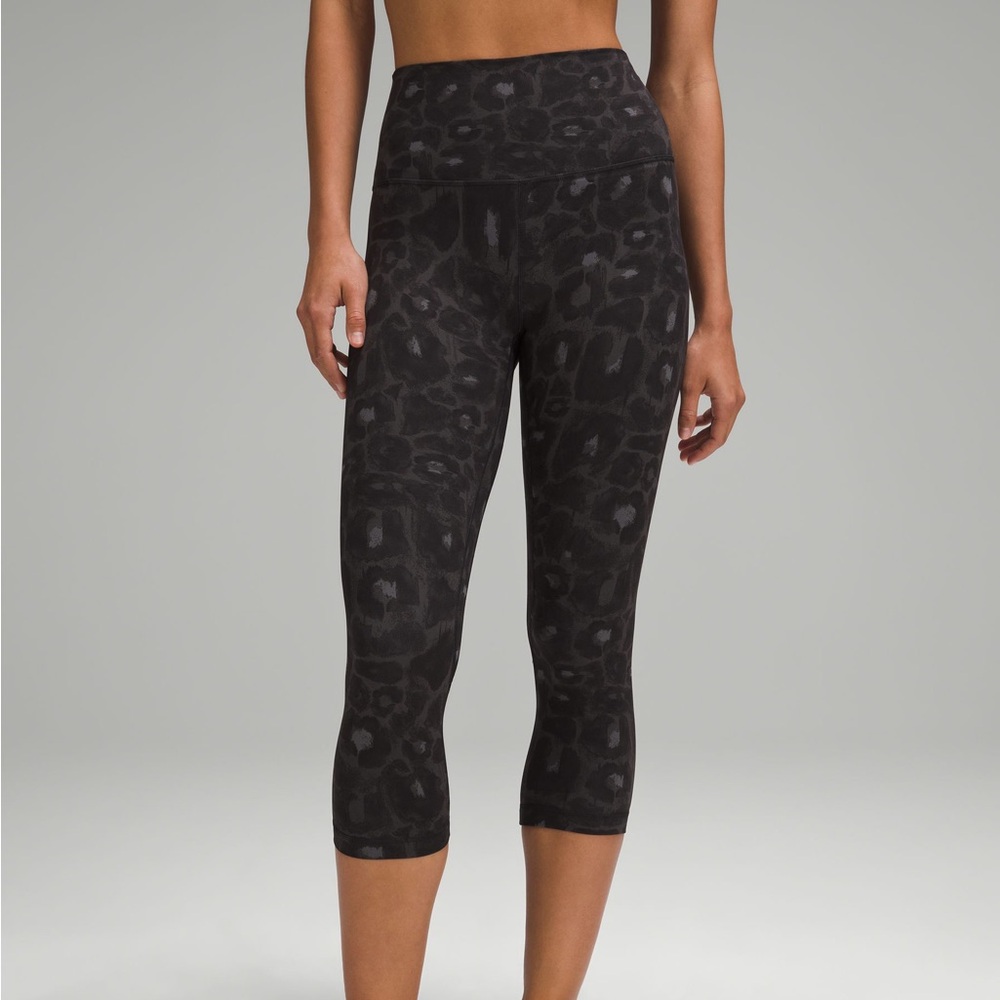 Lululemon Align™ High-Rise Crop 21" women’s black and grey size 6 !
